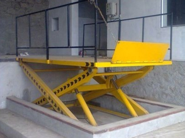 Hydraulic Scissor Lift Manufacturers, Suppliers in Ahmedabad, Vapi, Vadodara, Halol, Silvassa, Sanand, Surat, Bharuch, Gujarat